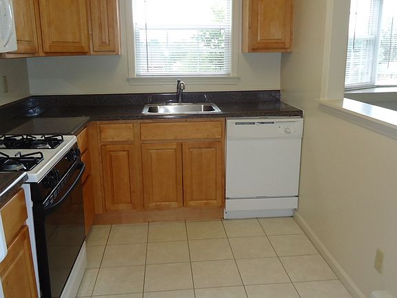 4th image of 23 Hasbrouck Dr APT A