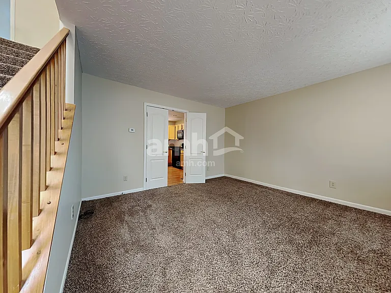 9030 Crimson Oak Dr — Photo 6
