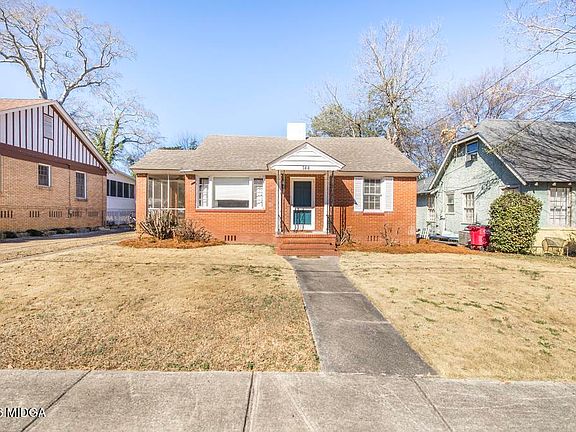 3rd image of 144 Desoto Pl