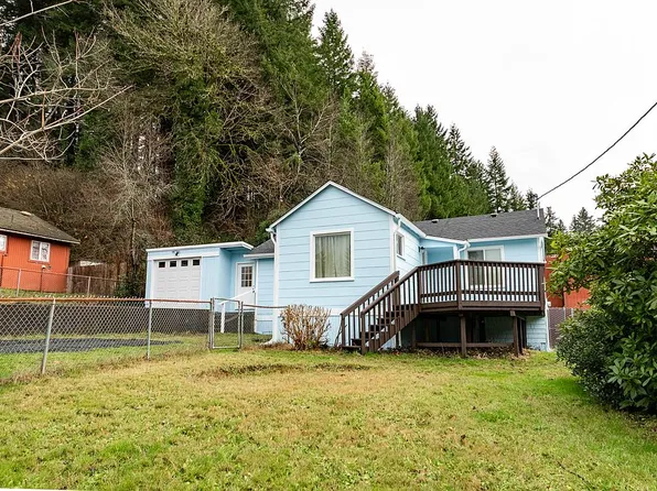 151 NW 9th St, Toledo, OR 97391