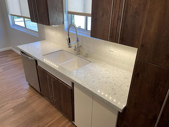 3rd image of 13435 Burbank Blvd APT 5