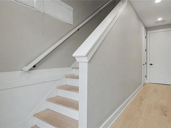 5th image of 873 Cavanaugh Ave SE #101