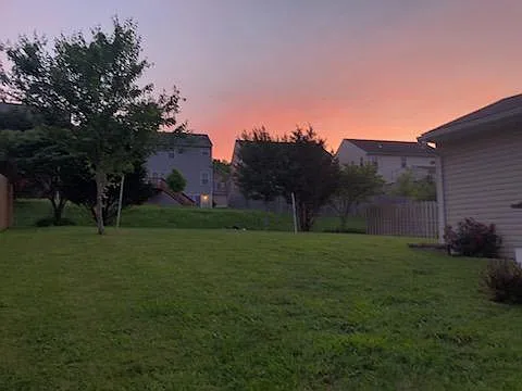 712 Gloucester Ln — Photo 3