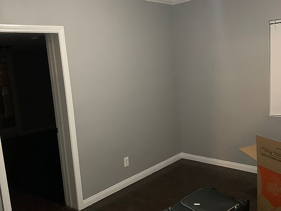 5th image of 467 W 21st St #467
