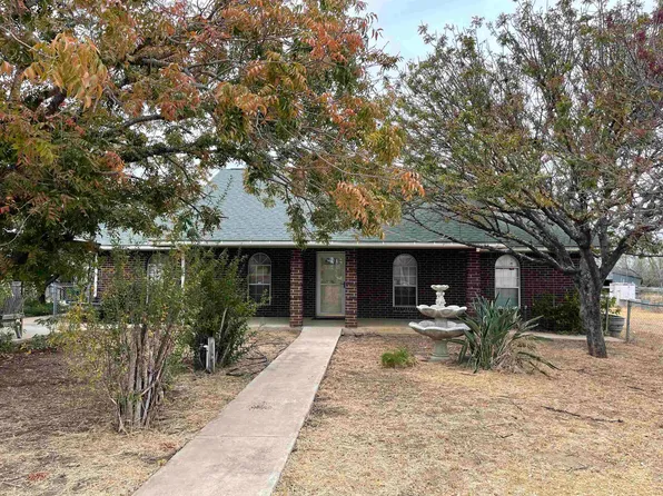 513 Hawk St, Zapata, TX 78076