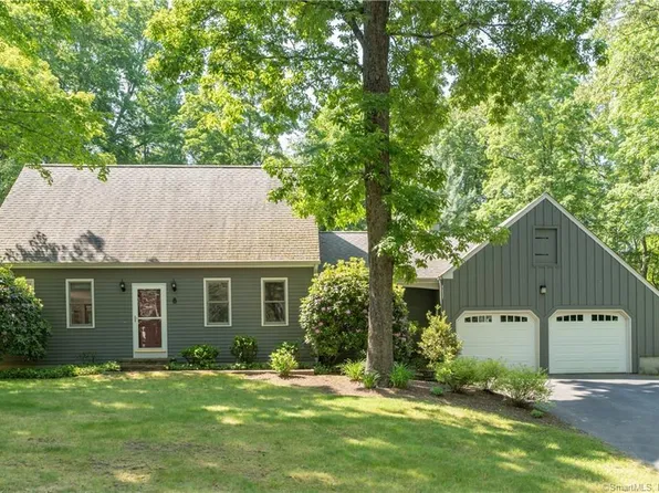8 Hickory Hill Drive, Chester, CT 06412