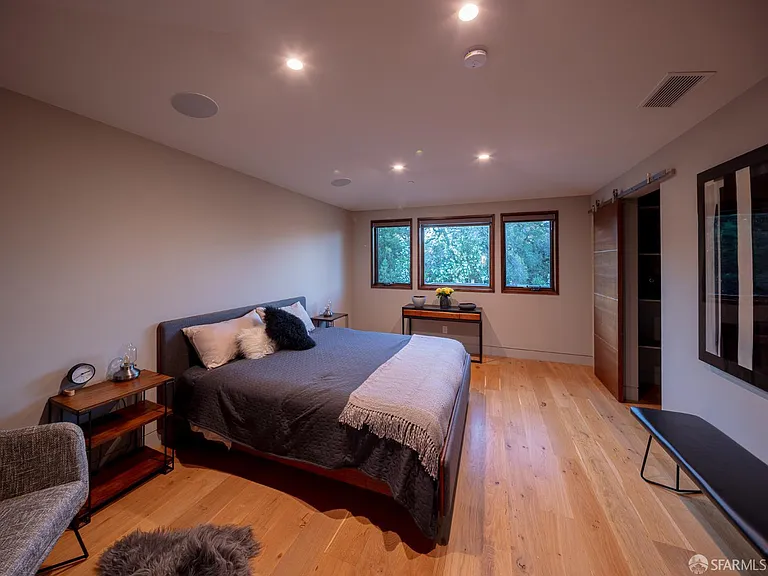 67 Lyell St — Photo 8