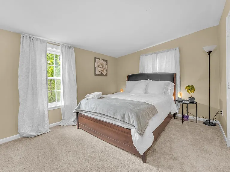 208 Princess Anne St — Photo 37