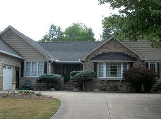 2853 Camelot Ct, Willoughby Hills, OH
