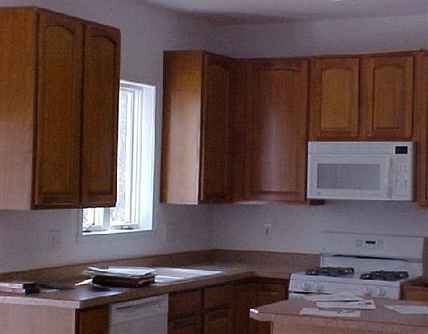 2nd image of 28 HENDRICK HUDSON Way