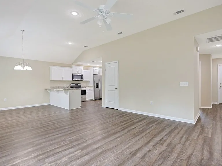 128 Villa Rd — Photo 7