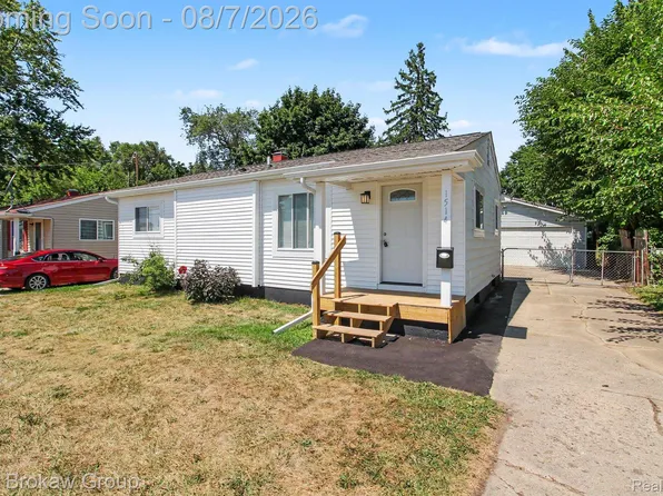 1514 W Atherton Rd, Flint, MI 48507