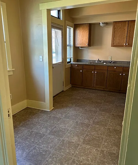 Crown Apartments — Photo 10