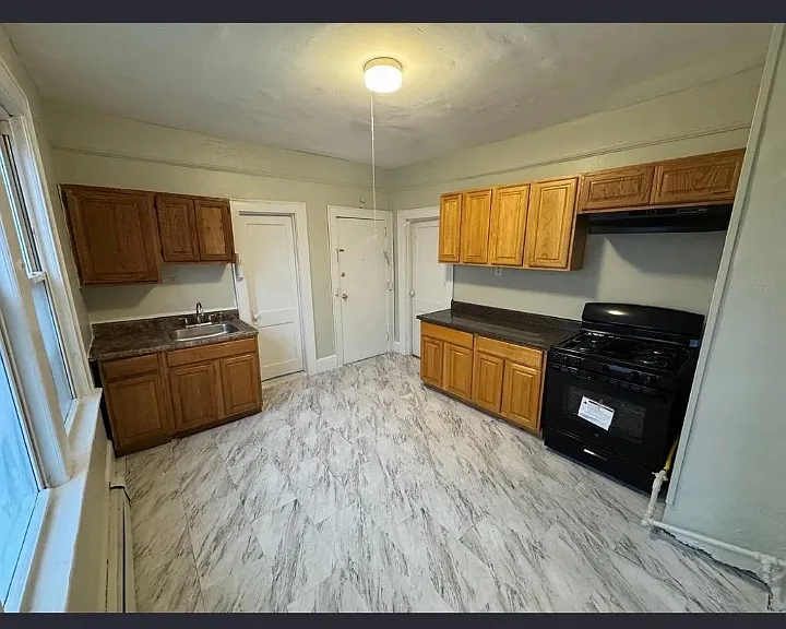 112 Eastern Pkwy #L3 — Photo 1