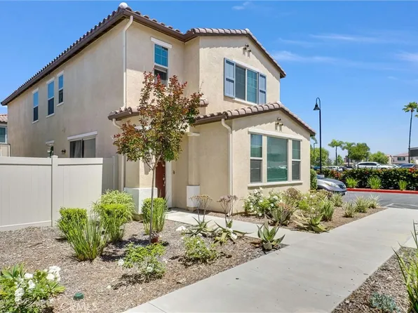 1952 Hazel Olson Ln, Colton, CA 92324