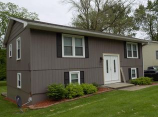 1116 Ruby St, Carrollton, MO 64633