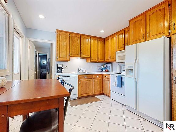 5th image of 921 Driftwood Dr