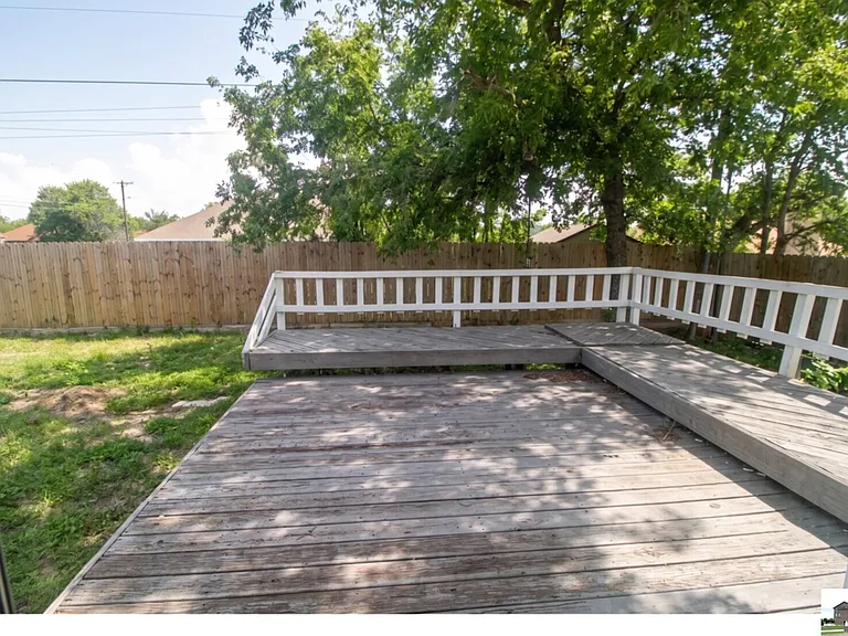 2702 Cactus Dr — Photo 7