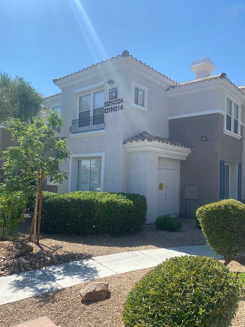 Americana Property Mgmt - 3 Beds Condo In Gated Community In Henderson — Photo 1