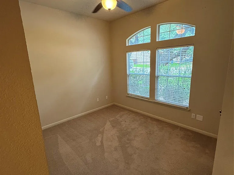 12401 Central Park Dr — Photo 4