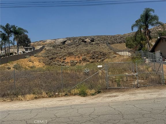 4th image of 3829 Scenic Dr #4