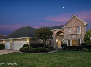 390 Foxford Dr, Buffalo Grove, IL 60089