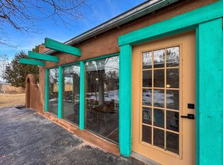 519 Este Es Rd, Taos, NM 87571