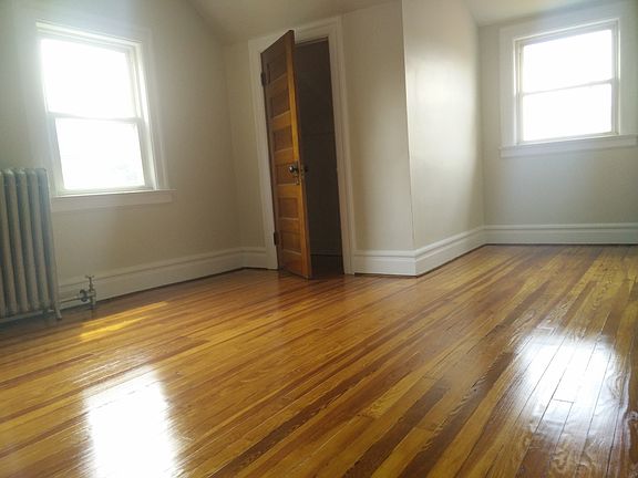 5th image of 892-94 Sanford Ave