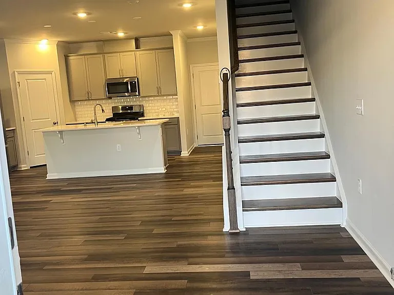 2236 Kasota Ln — Photo 5