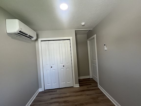 4th image of 524 Oak Ave #3
