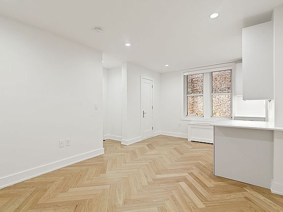 5th image of 225 W 23rd St #2251Q