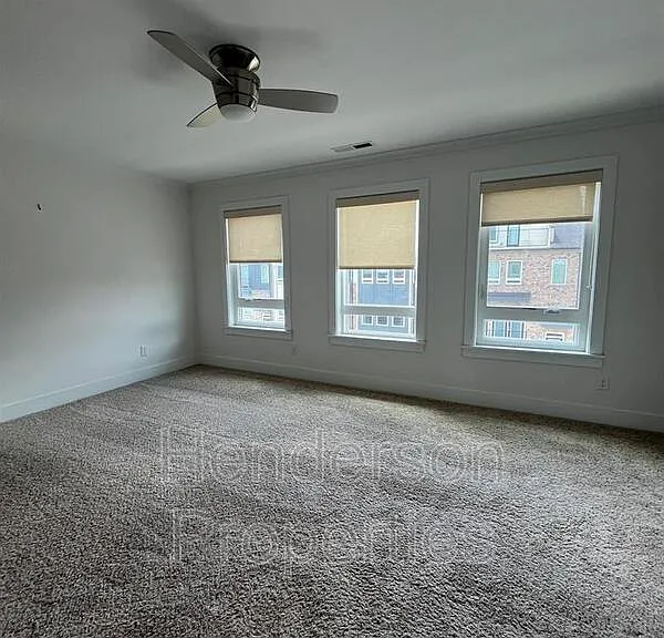 1903 Seegars Pl — Photo 10