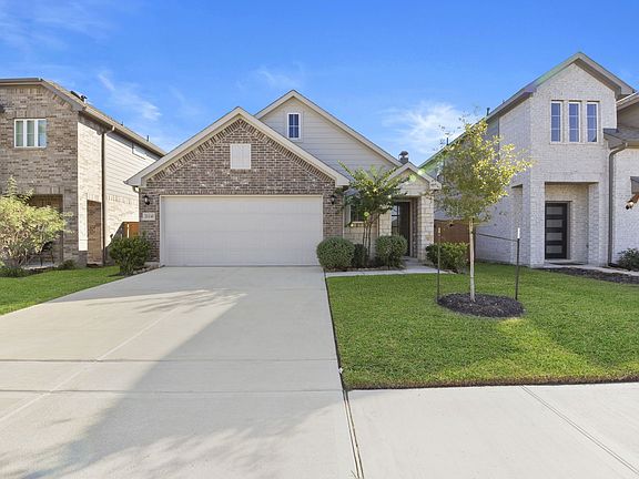 3rd image of 21247 Catalina Palm Dr