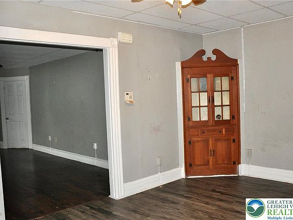 3rd image of 513 W Allen St