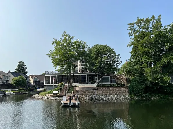 11240 Blackwalnut Point, Indianapolis, IN 46236