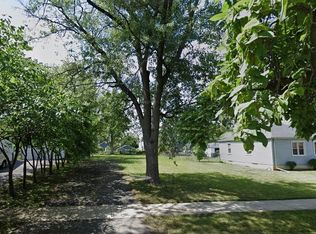 236 N Warwick Ave, Westmont, IL 60559