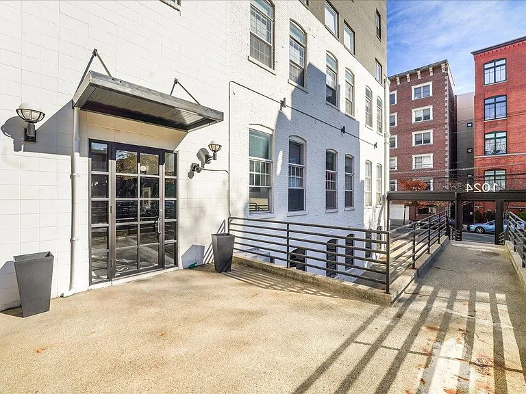 1024 Clinton St #103 — Photo 16