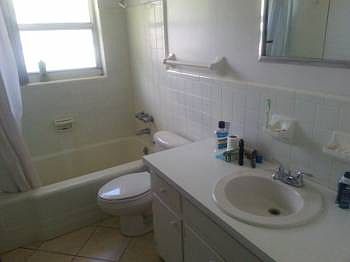 4th image of 2607 NE 30th St