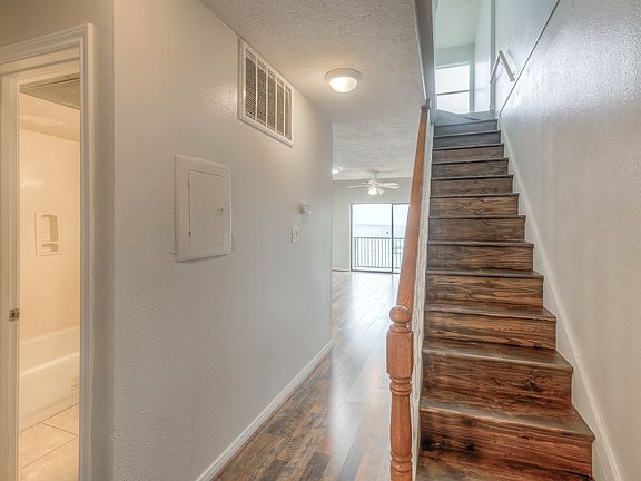 2nd image of 445 Carolcrest Ln APT 421