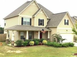 261 Highgrove Dr, Spring Lake, NC 28390