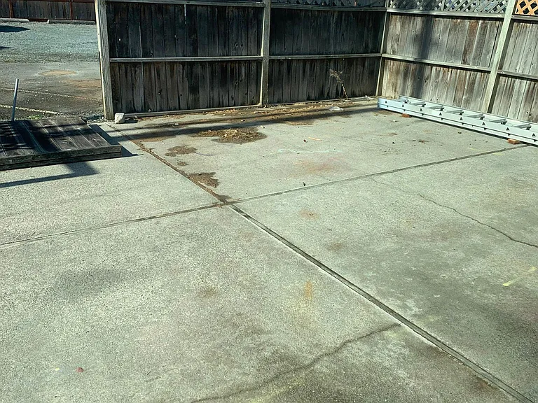 2308 Commercial Ave — Photo 17