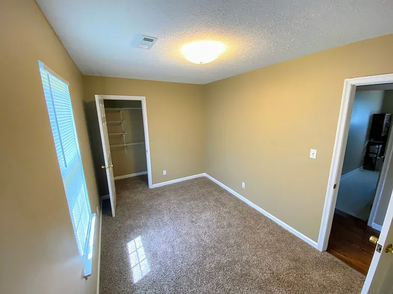 597 Jefferson Manor Dr — Photo 6