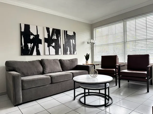 1033 SW 3rd St, Hallandale, FL 33009