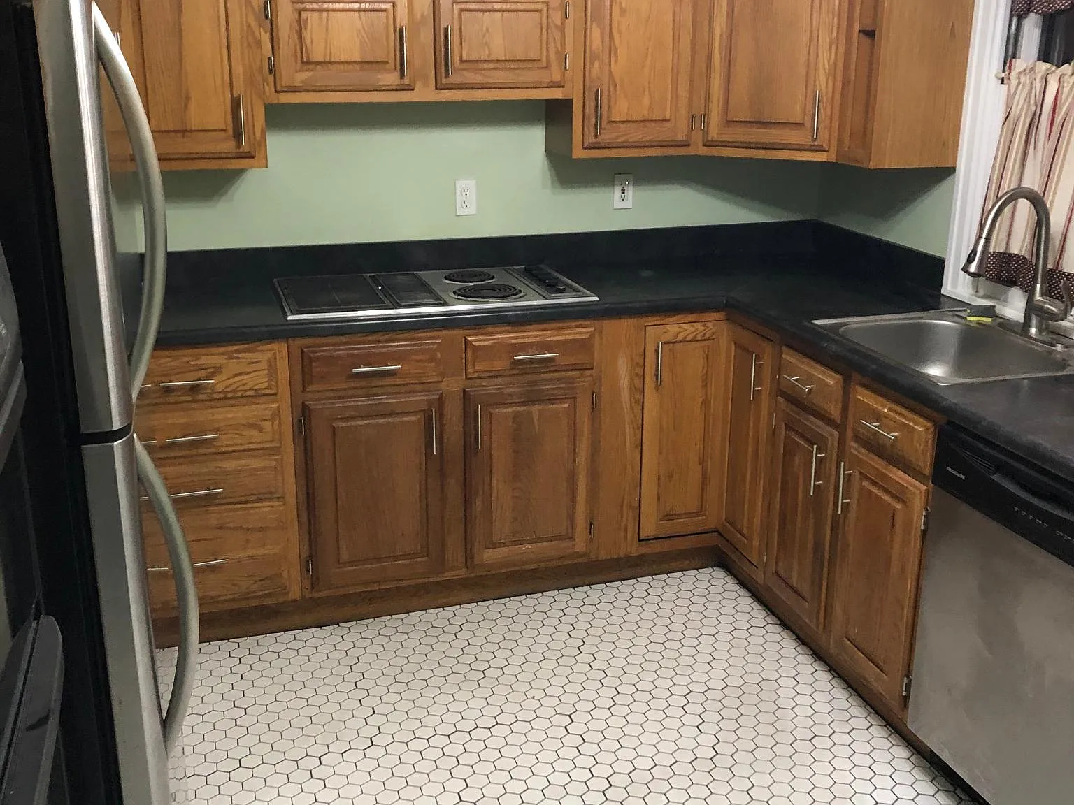 2 bed, 784 sqft, $1,325 — Photo 3
