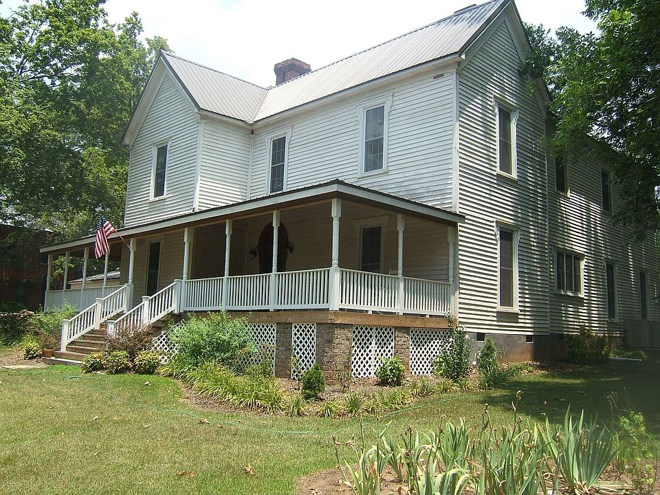 1st image of 192 N Main St