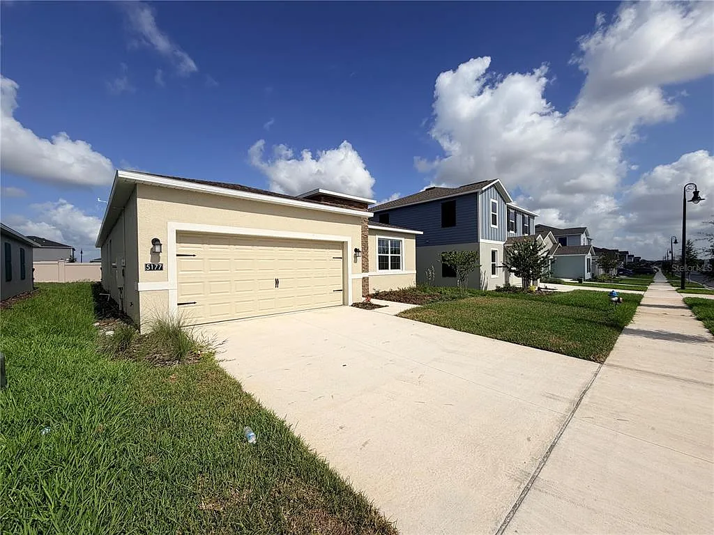 4 bed, 3.0 bath, 2109 sqft, $2,450 — Photo 2