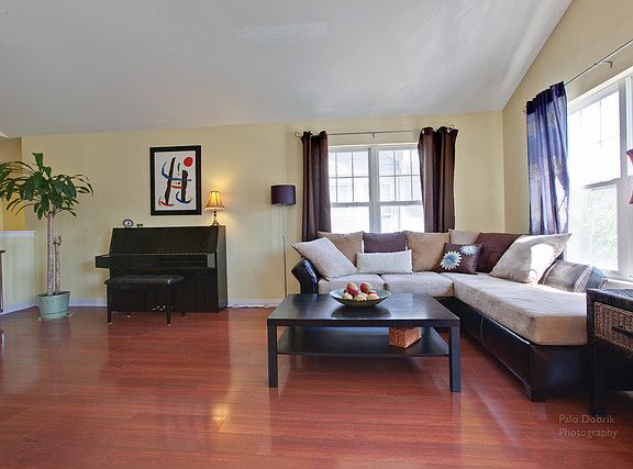 3rd image of 459 Pine Lake Cir