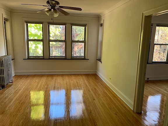 2nd image of 5064 N Winchester Ave APT 2E