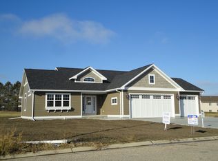 1136 Indian Hills Rd, Brookings, SD 57006