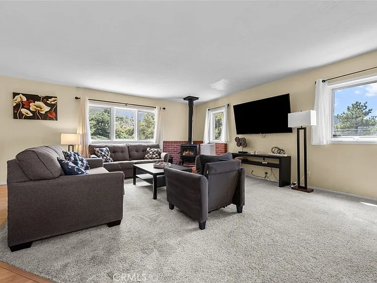 2304 Woodland Dr — Photo 20